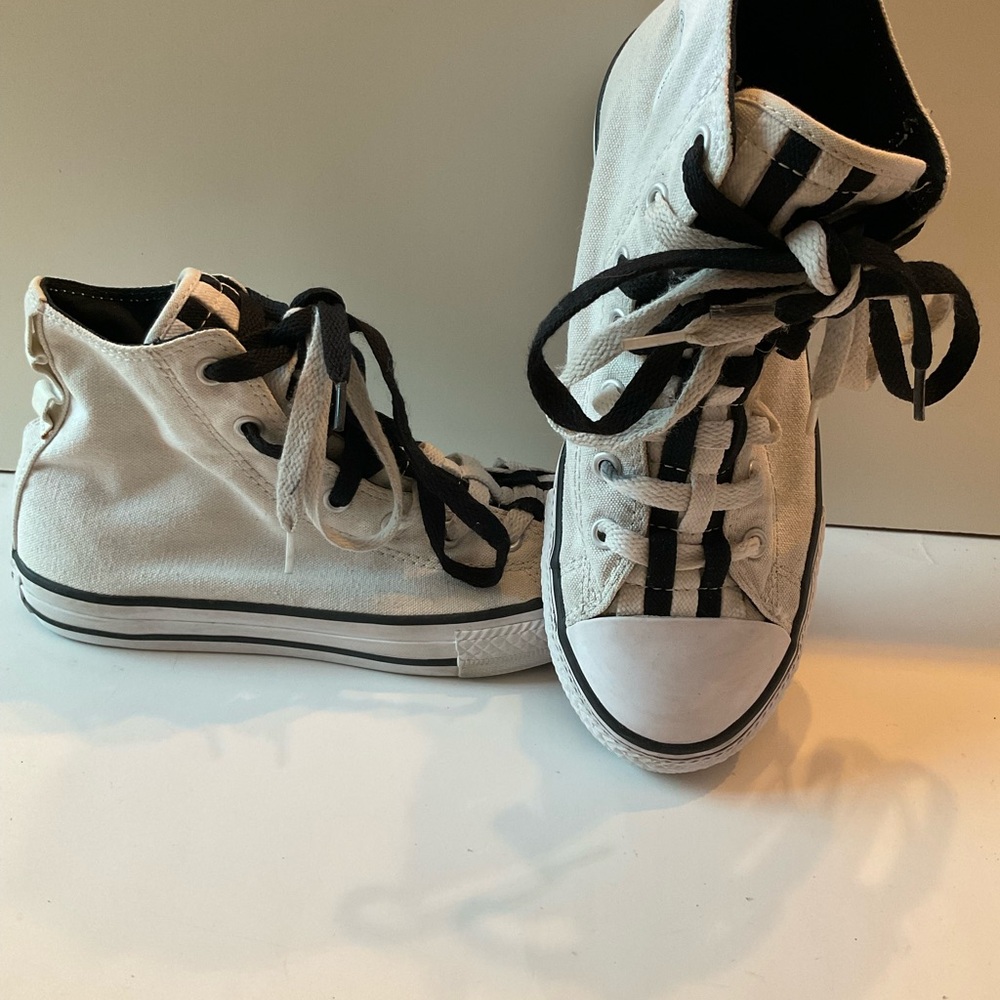 Converse high tops black & white s4